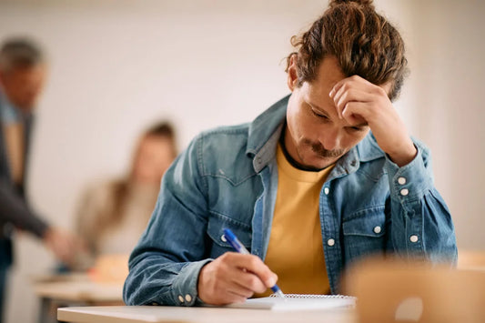 Rester calme lors des examens : Conseils contre le stress des examens