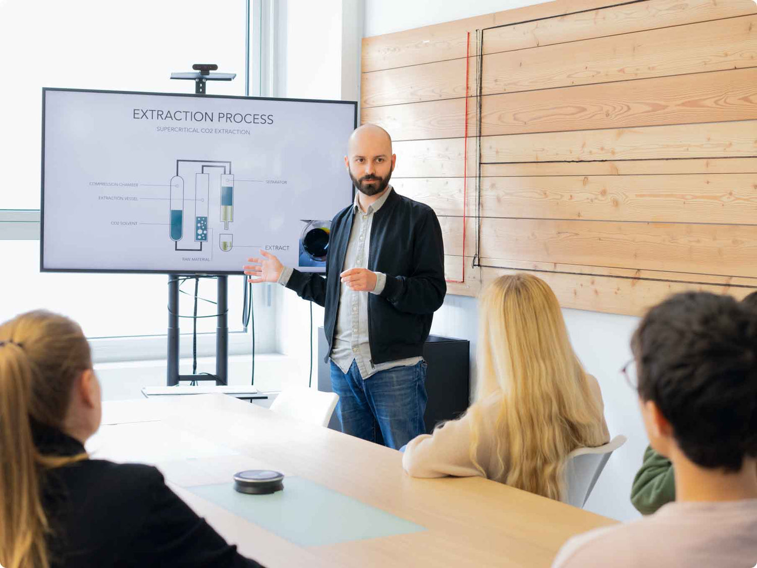 Un expert présente le séminaire