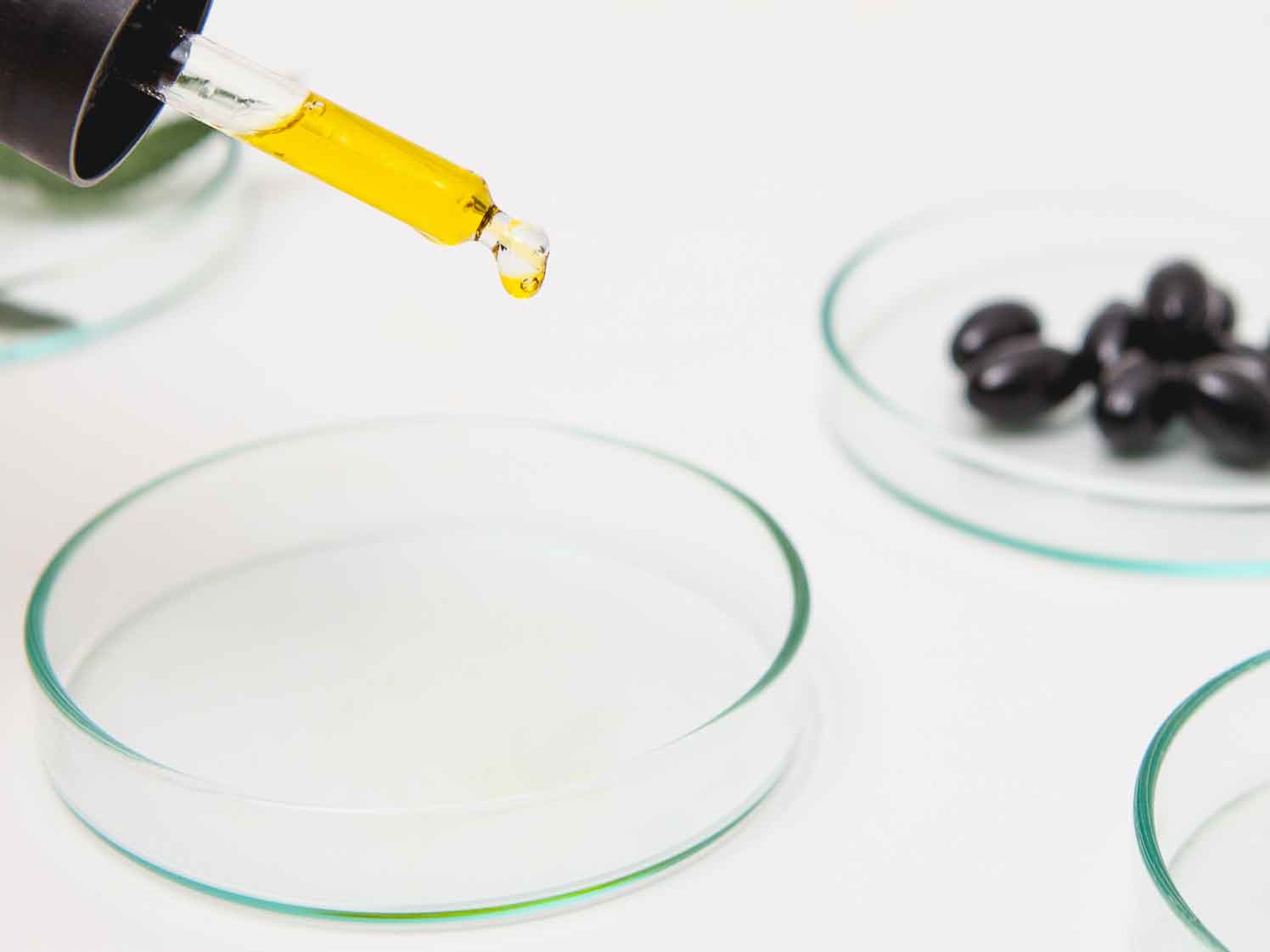 test en laboratoire de l'huile de cbd et des capsules softgel
