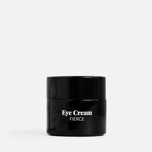 Pot noir de crème pour les yeux portant l’étiquette Eye Cream Fierce