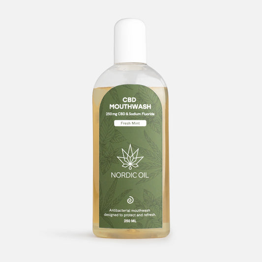 Bouteille de bain de bouche CBD Nordic Oil menthe fraîche, 250 ml