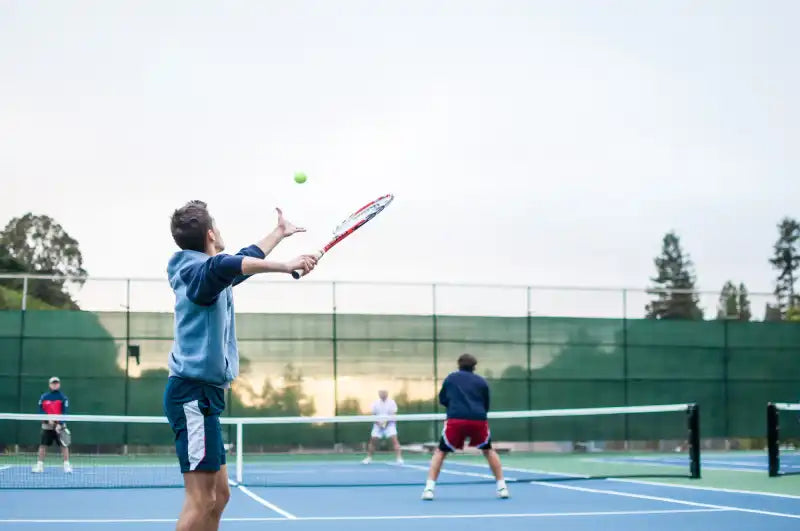 Le CBD et le Tennis : Bénéfices pour les athlètes, performance et récupération